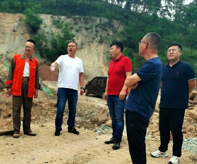 開(kāi)元集團董事長(cháng)許明月蒞臨盧氏中科視察指導工作
