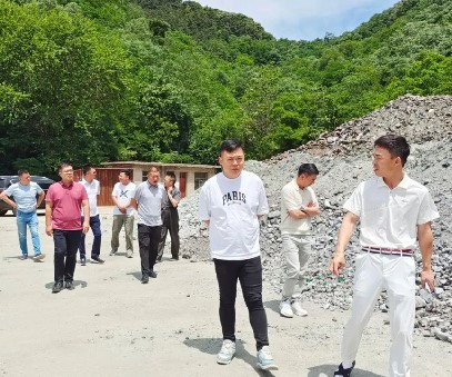 貴州鼎盛鑫礦業(yè)發(fā)展有限公司董事長(cháng)到訪(fǎng)中科礦業(yè)